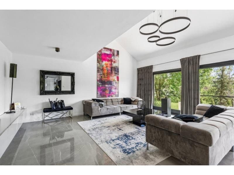 Predaj domu 447 m², pozemek 1.111 m², Siegfriedstraße 10, Taunusstein, Hesensko Predaj domu 447 m², pozemek 1.111 m², Siegfriedstraße 10, Taunusstein, Hesensko