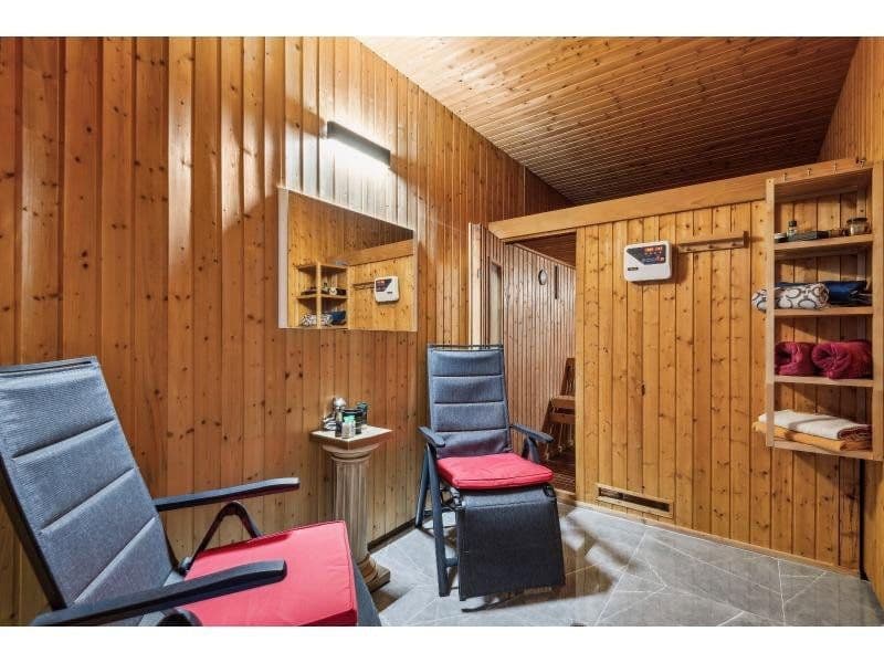 Predaj domu 447 m², pozemek 1.111 m², Siegfriedstraße 10, Taunusstein, Hesensko Predaj domu 447 m², pozemek 1.111 m², Siegfriedstraße 10, Taunusstein, Hesensko