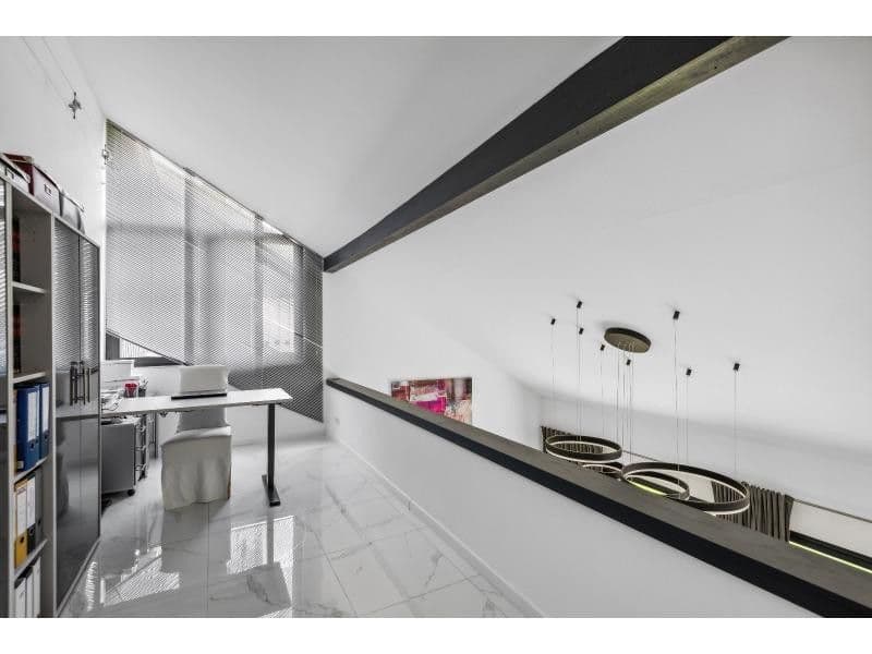 Predaj domu 447 m², pozemek 1.111 m², Siegfriedstraße 10, Taunusstein, Hesensko Predaj domu 447 m², pozemek 1.111 m², Siegfriedstraße 10, Taunusstein, Hesensko