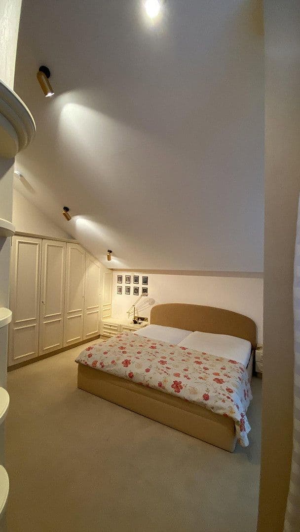 Prenájom bytu 3-izbový 123 m², Sindelfingen, Bádensko-Wurttembersko Prenájom bytu 3-izbový 123 m², Sindelfingen, Bádensko-Wurttembersko