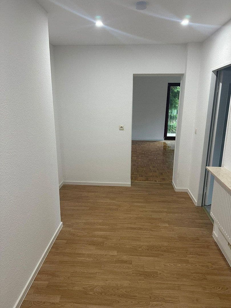 Prenájom bytu 2-izbový 65 m², Falltorstr. 2, Bruchköbel, Hesensko Prenájom bytu 2-izbový 65 m², Falltorstr. 2, Bruchköbel, Hesensko