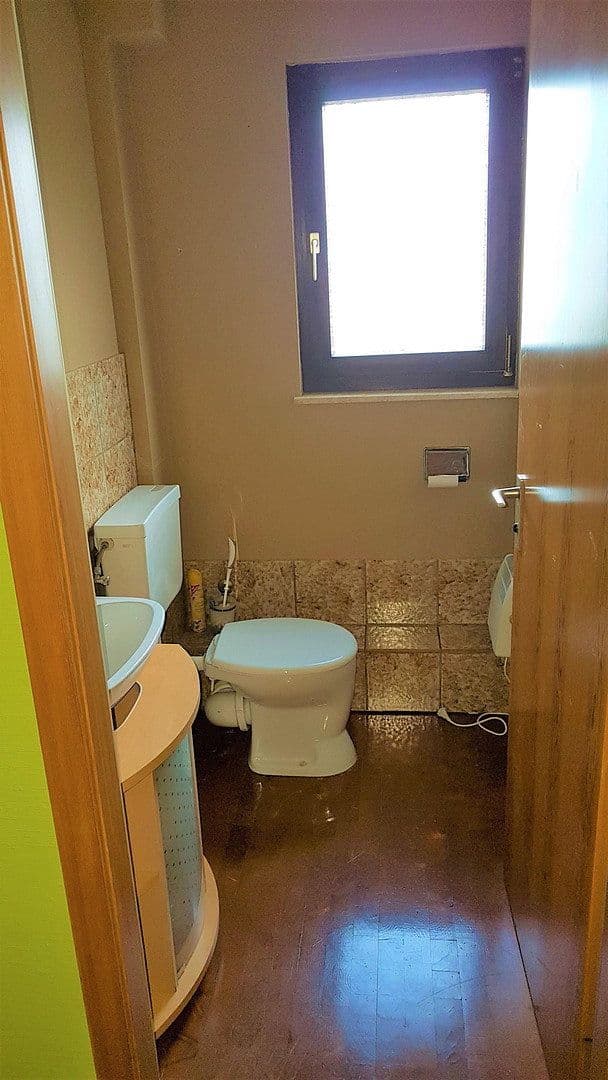 Prenájom bytu 4-izbový 150 m², Grabenstr.13, Heimsheim, Bádensko-Wurttembersko Prenájom bytu 4-izbový 150 m², Grabenstr.13, Heimsheim, Bádensko-Wurttembersko