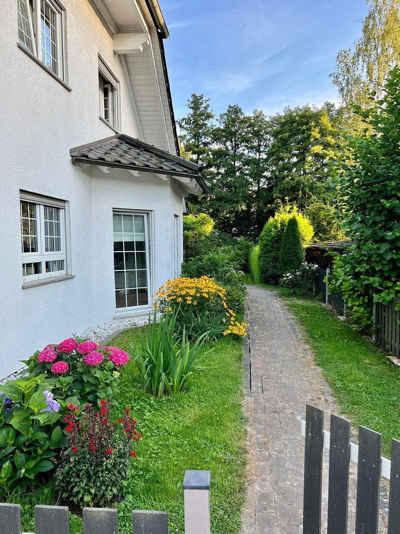 Predaj domu 187 m², pozemek 4.000 m², Brückenweiher, 12, Waldbröl, Severné Porýnie - Westfálsko Predaj domu 187 m², pozemek 4.000 m², Brückenweiher, 12, Waldbröl, Severné Porýnie - Westfálsko