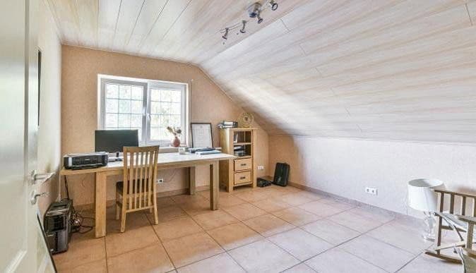 Predaj domu 187 m², pozemek 4.000 m², Brückenweiher, 12, Waldbröl, Severné Porýnie - Westfálsko Predaj domu 187 m², pozemek 4.000 m², Brückenweiher, 12, Waldbröl, Severné Porýnie - Westfálsko