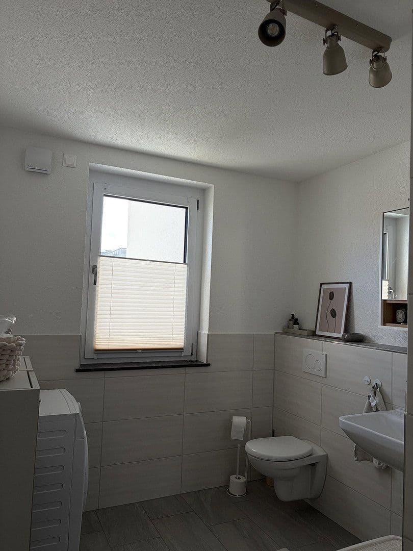 Prenájom bytu 3-izbový 89 m², Becksteiner Straße 31b, Lauda-Königshofen, Bádensko-Wurttembersko Prenájom bytu 3-izbový 89 m², Becksteiner Straße 31b, Lauda-Königshofen, Bádensko-Wurttembersko