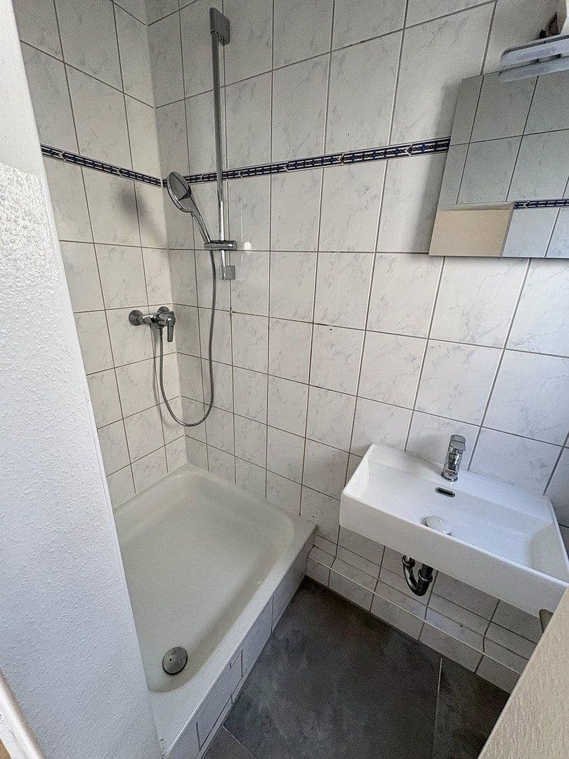 Prenájom bytu 2-izbový 73 m², Frankfurt am Main, Hesensko Prenájom bytu 2-izbový 73 m², Frankfurt am Main, Hesensko