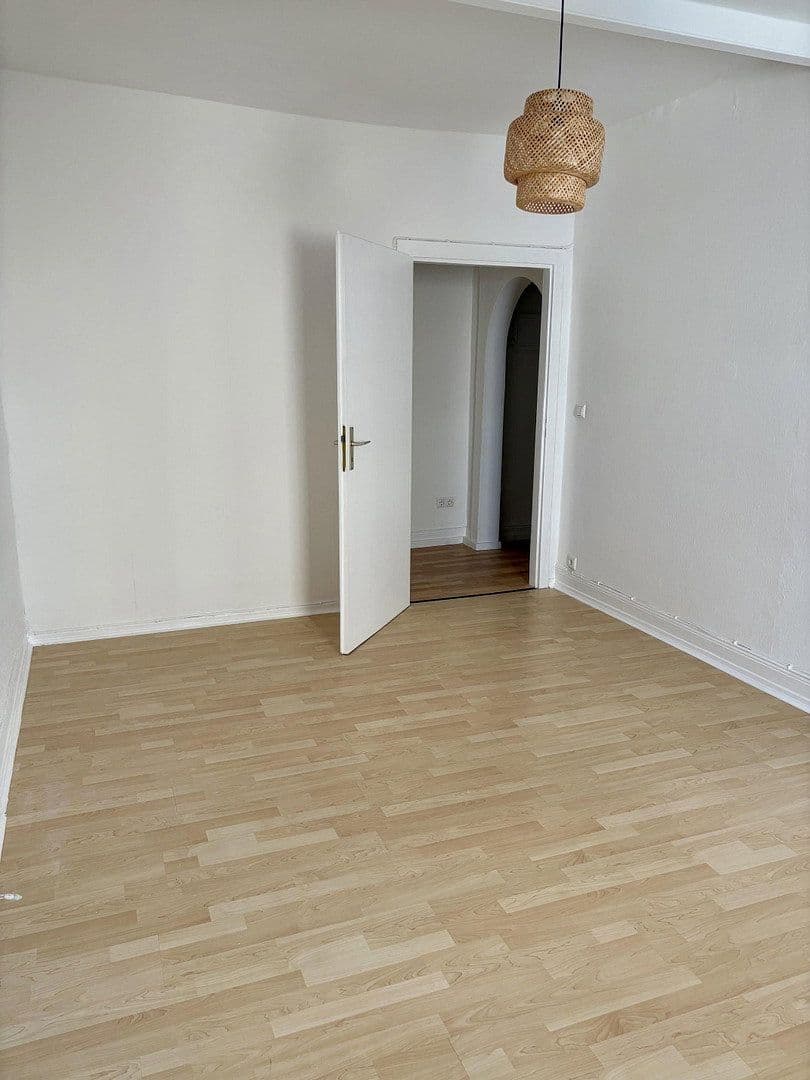 Prenájom bytu 2-izbový 73 m², Frankfurt am Main, Hesensko Prenájom bytu 2-izbový 73 m², Frankfurt am Main, Hesensko