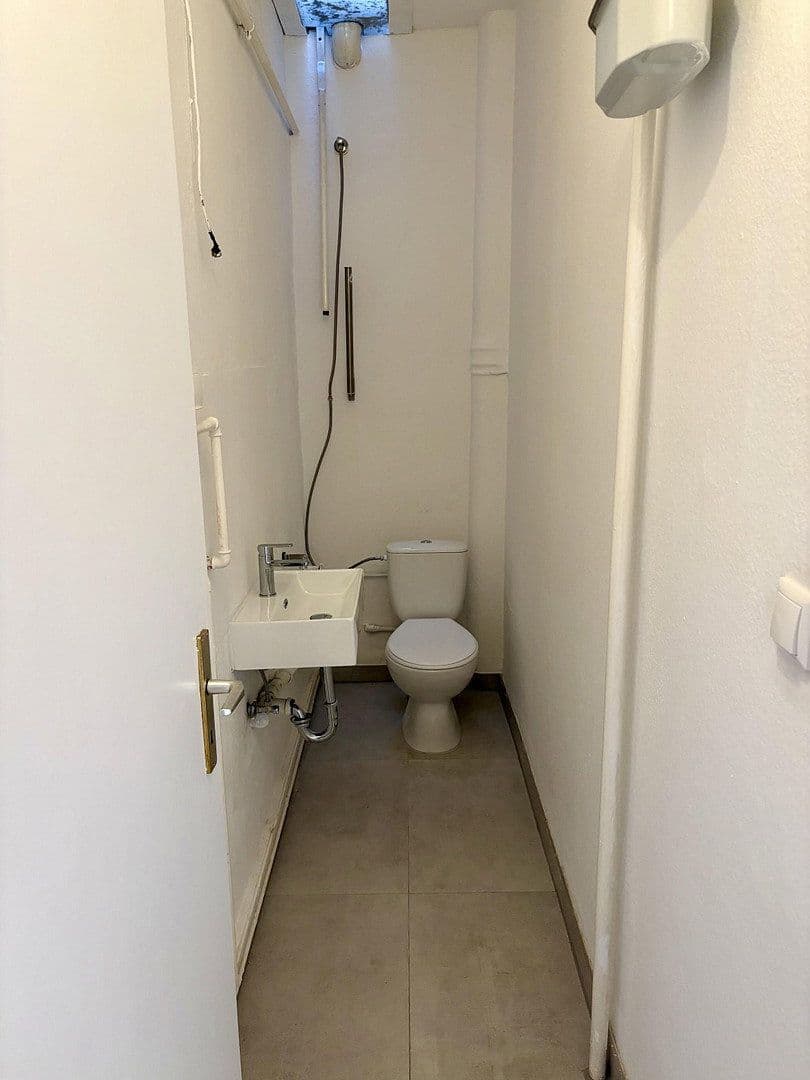 Prenájom bytu 2-izbový 73 m², Frankfurt am Main, Hesensko Prenájom bytu 2-izbový 73 m², Frankfurt am Main, Hesensko