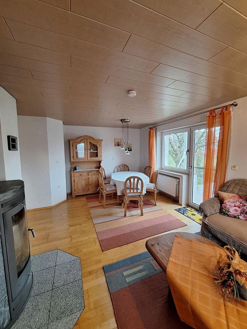 Predaj domu 160 m², pozemek 607 m², Flurstrasse 40, Neu-Ulm, Bavorsko Predaj domu 160 m², pozemek 607 m², Flurstrasse 40, Neu-Ulm, Bavorsko