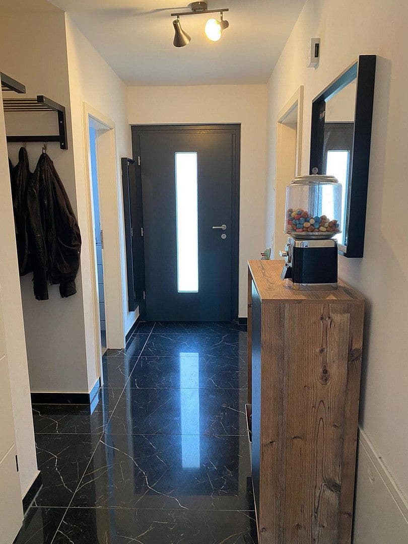 Prenájom domu 122 m², pozemek 400 m², Hurlacher Straße 28, Langerringen, Bavorsko Prenájom domu 122 m², pozemek 400 m², Hurlacher Straße 28, Langerringen, Bavorsko