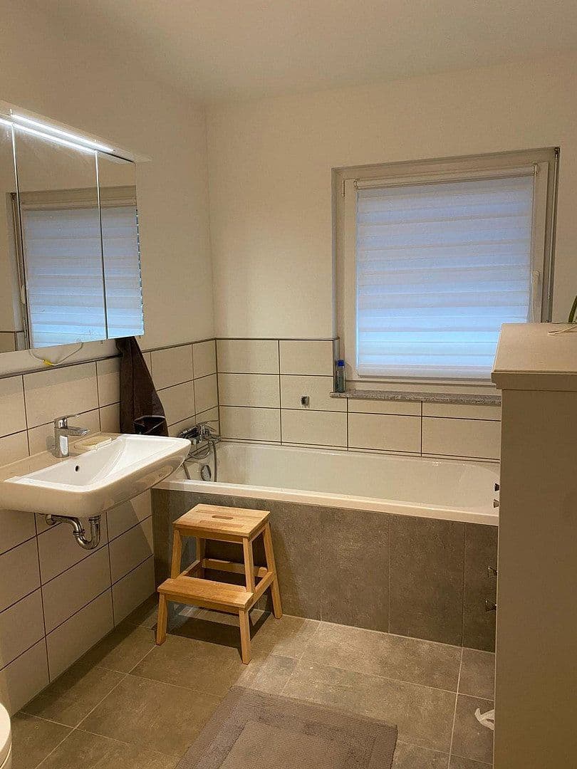 Prenájom domu 122 m², pozemek 400 m², Hurlacher Straße 28, Langerringen, Bavorsko Prenájom domu 122 m², pozemek 400 m², Hurlacher Straße 28, Langerringen, Bavorsko