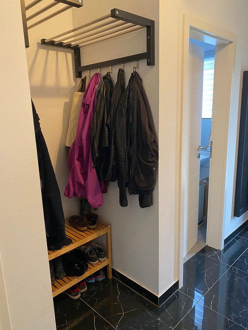 Prenájom domu 122 m², pozemek 400 m², Hurlacher Straße 28, Langerringen, Bavorsko Prenájom domu 122 m², pozemek 400 m², Hurlacher Straße 28, Langerringen, Bavorsko