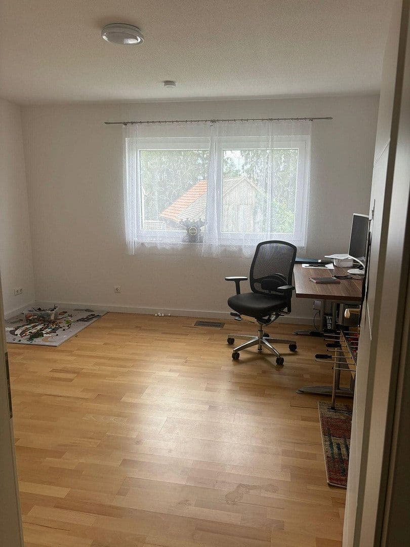 Prenájom domu 122 m², pozemek 400 m², Hurlacher Straße 28, Langerringen, Bavorsko Prenájom domu 122 m², pozemek 400 m², Hurlacher Straße 28, Langerringen, Bavorsko