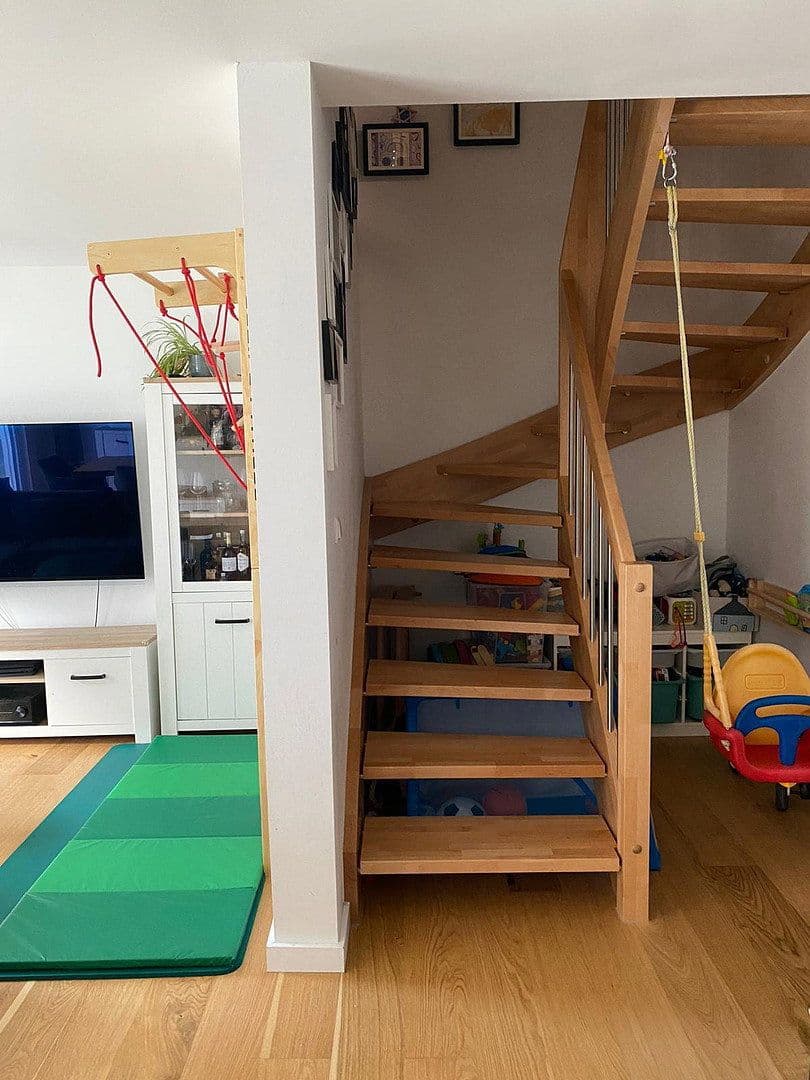 Prenájom domu 122 m², pozemek 400 m², Hurlacher Straße 28, Langerringen, Bavorsko Prenájom domu 122 m², pozemek 400 m², Hurlacher Straße 28, Langerringen, Bavorsko