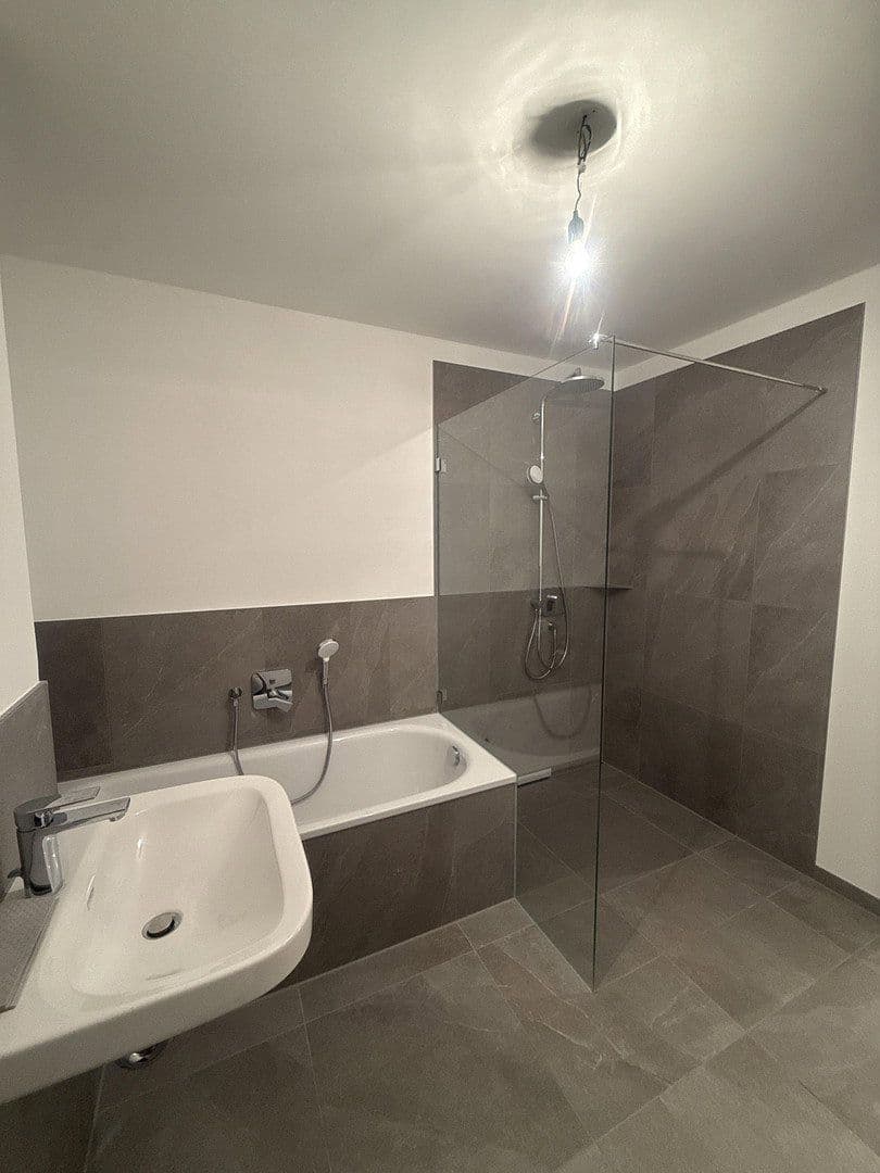 Prenájom bytu 4-izbový 117 m², Grünlandstr. 3, Karlsfeld, Bavorsko Prenájom bytu 4-izbový 117 m², Grünlandstr. 3, Karlsfeld, Bavorsko