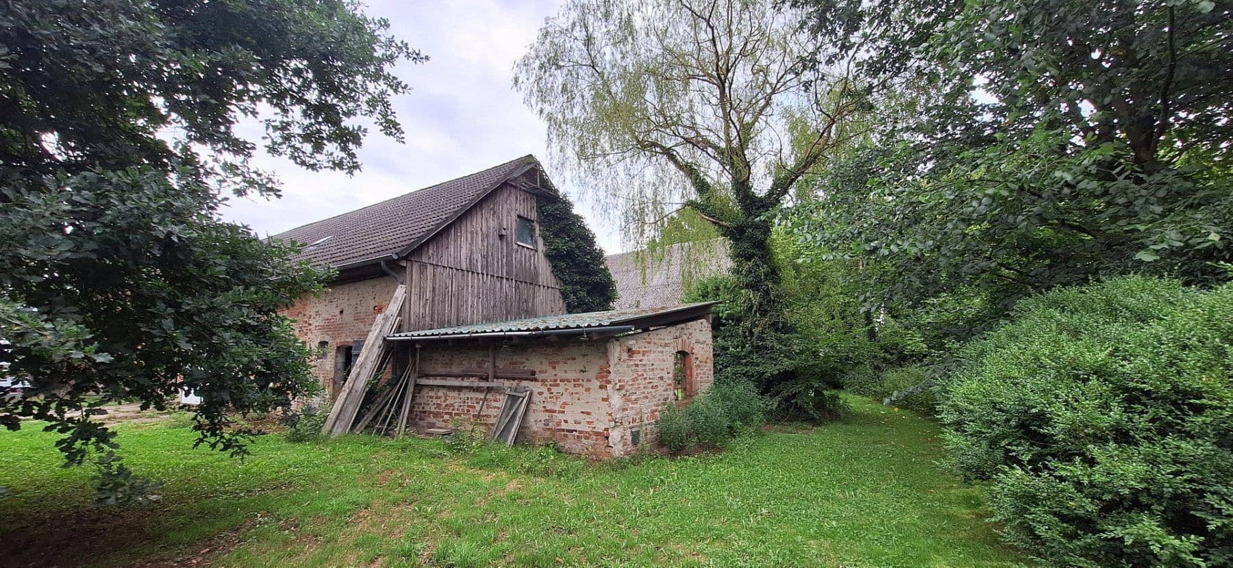 Predaj domu 245 m², pozemek 13.700 m², Wittingen, Dolné Sasko Predaj domu 245 m², pozemek 13.700 m², Wittingen, Dolné Sasko