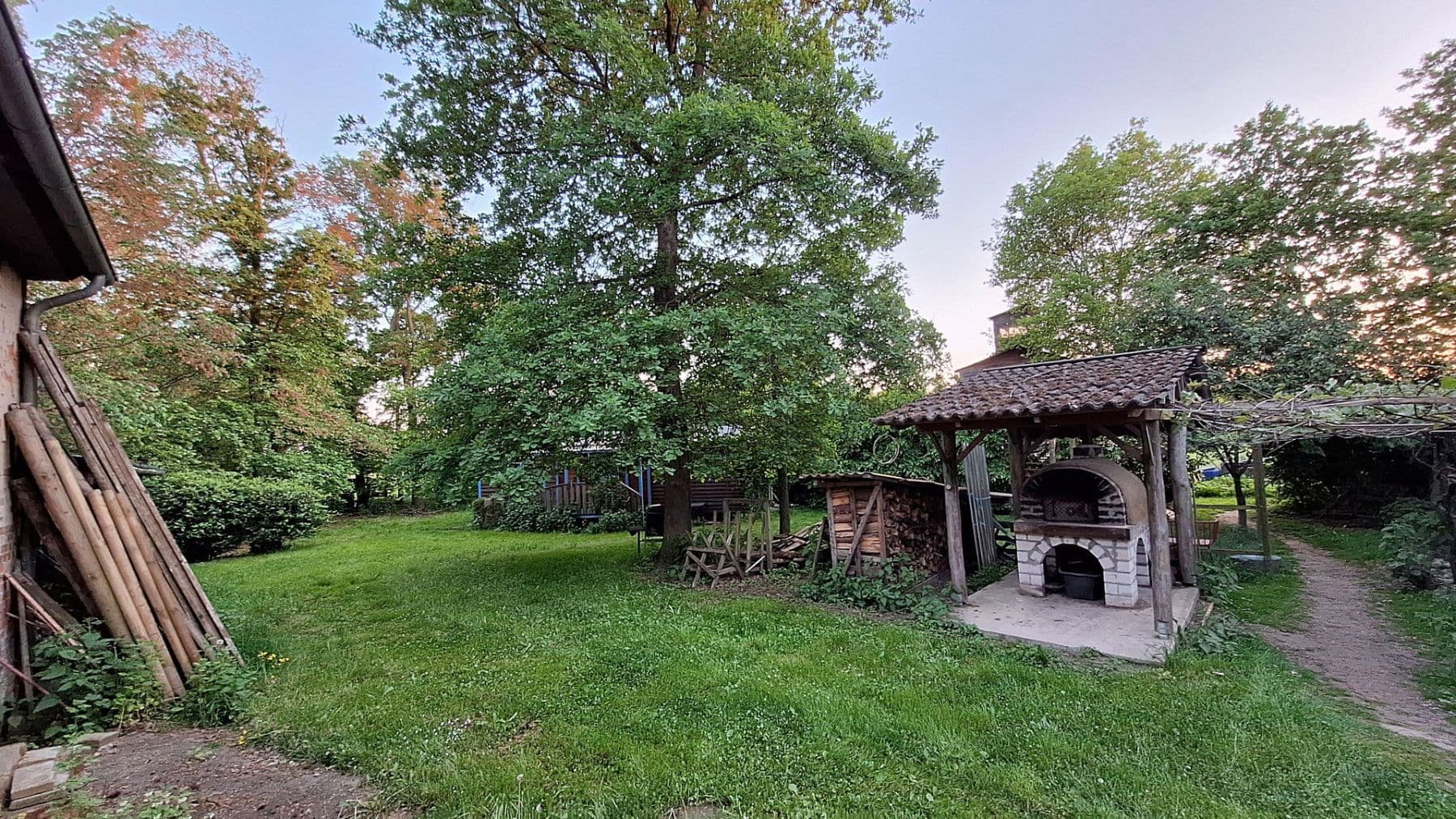 Predaj domu 245 m², pozemek 13.700 m², Wittingen, Dolné Sasko Predaj domu 245 m², pozemek 13.700 m², Wittingen, Dolné Sasko