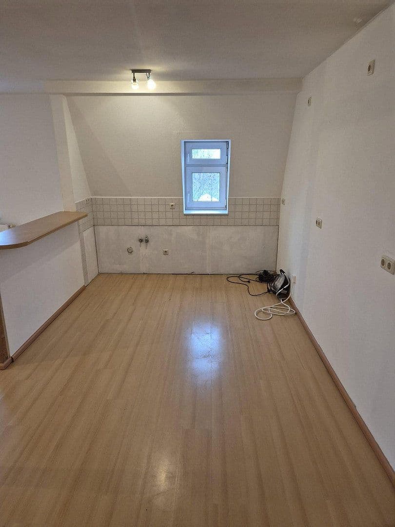 Prenájom bytu 3-izbový 98 m², Bahnhofstrasse 03, Schwarzenberg/Erzgebirge, Sasko Prenájom bytu 3-izbový 98 m², Bahnhofstrasse 03, Schwarzenberg/Erzgebirge, Sasko