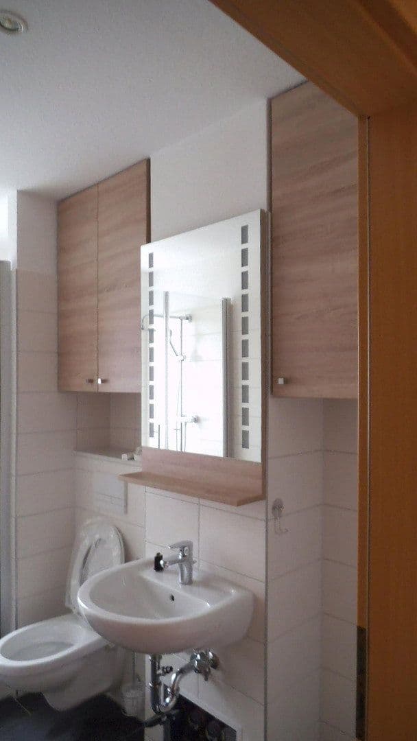 Prenájom bytu 3-izbový 65 m², Magdeburg, Sasko-Anhaltsko Prenájom bytu 3-izbový 65 m², Magdeburg, Sasko-Anhaltsko