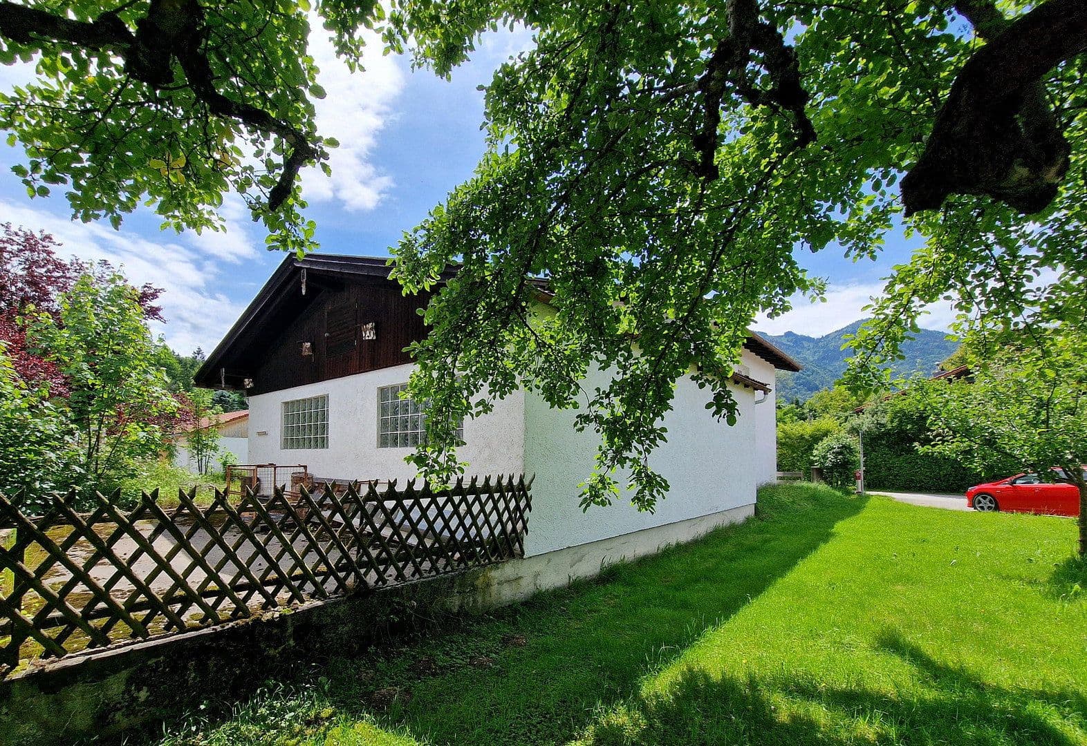 Predaj domu 175 m², pozemek 559 m², Niedernfelser Weg 5, Marquartstein, Bavorsko Predaj domu 175 m², pozemek 559 m², Niedernfelser Weg 5, Marquartstein, Bavorsko