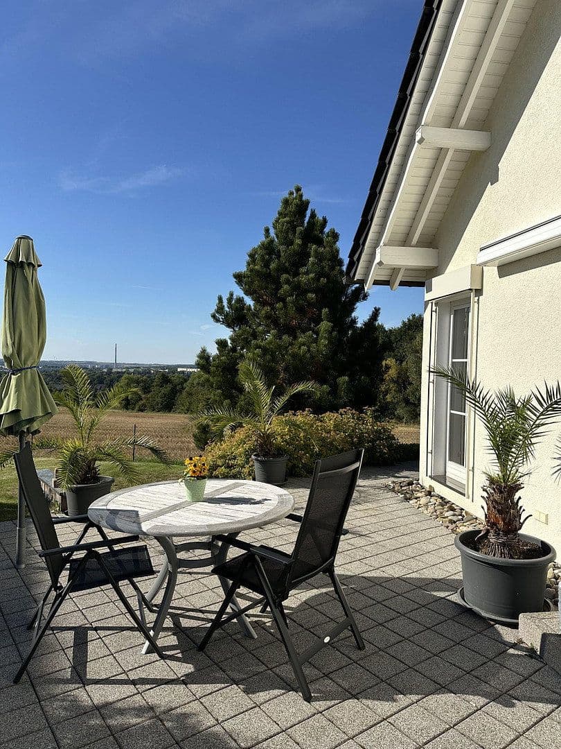 Predaj domu 220 m², pozemek 1.150 m², Chemnitz, Sasko Predaj domu 220 m², pozemek 1.150 m², Chemnitz, Sasko