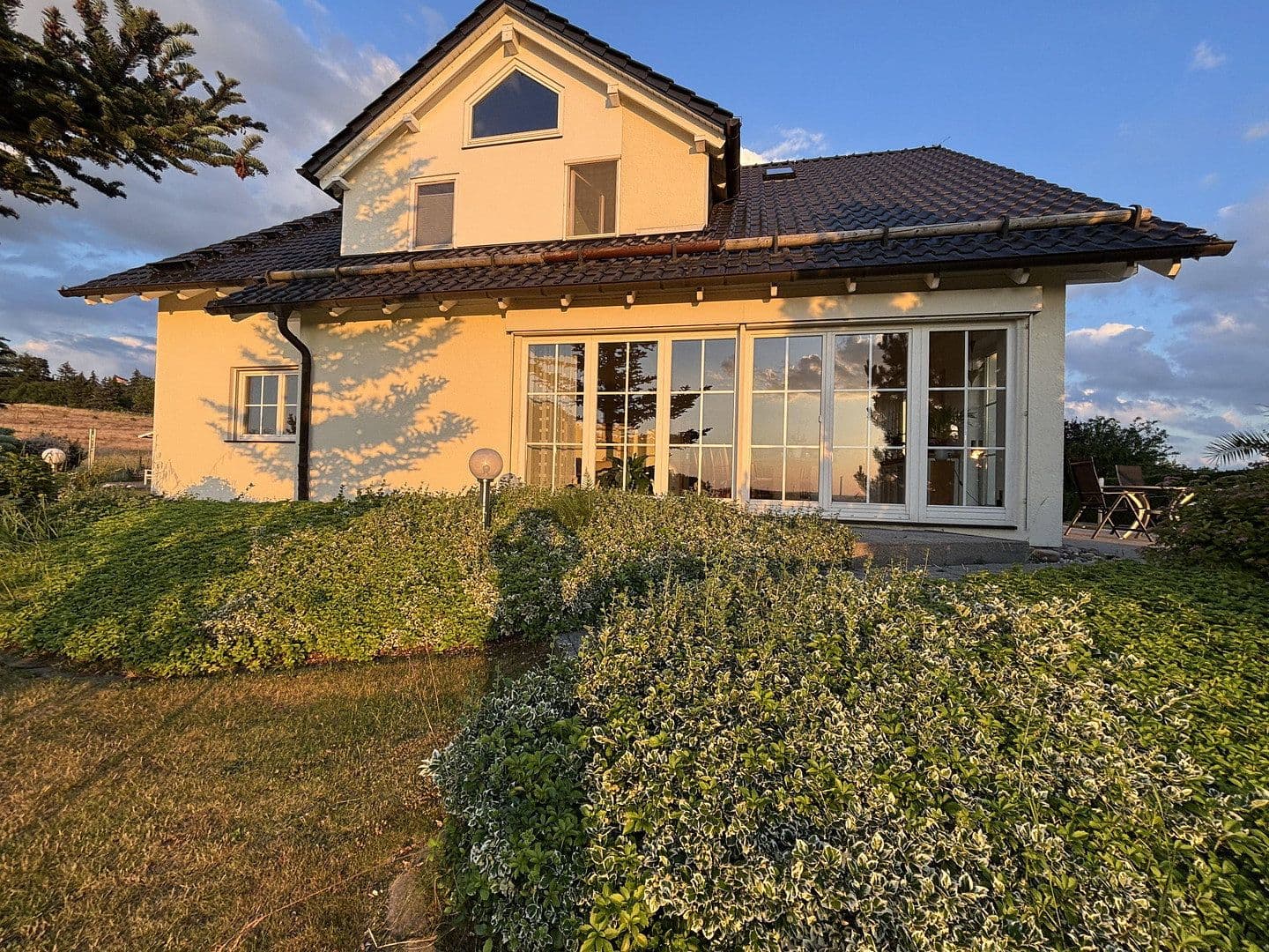 Predaj domu 220 m², pozemek 1.150 m², Chemnitz, Sasko Predaj domu 220 m², pozemek 1.150 m², Chemnitz, Sasko
