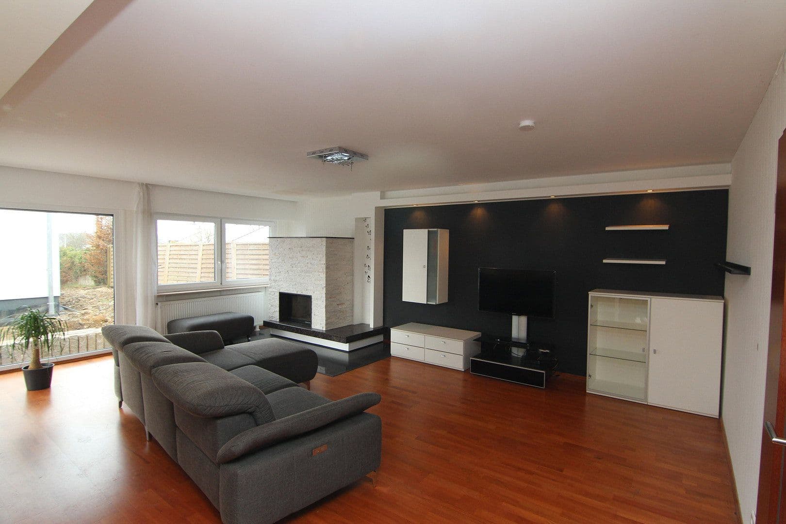 Predaj domu 220 m², pozemek 487 m², Königsberger Str. 16, Meckenheim, Severné Porýnie - Westfálsko Predaj domu 220 m², pozemek 487 m², Königsberger Str. 16, Meckenheim, Severné Porýnie - Westfálsko