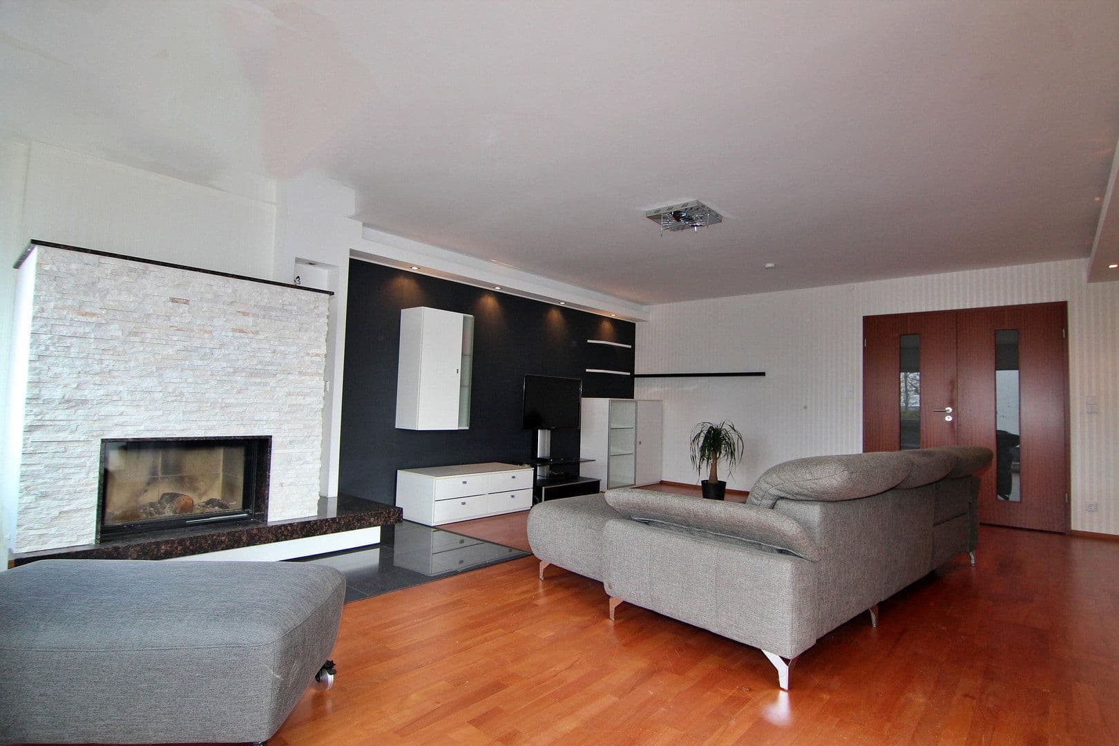 Predaj domu 220 m², pozemek 487 m², Königsberger Str. 16, Meckenheim, Severné Porýnie - Westfálsko Predaj domu 220 m², pozemek 487 m², Königsberger Str. 16, Meckenheim, Severné Porýnie - Westfálsko