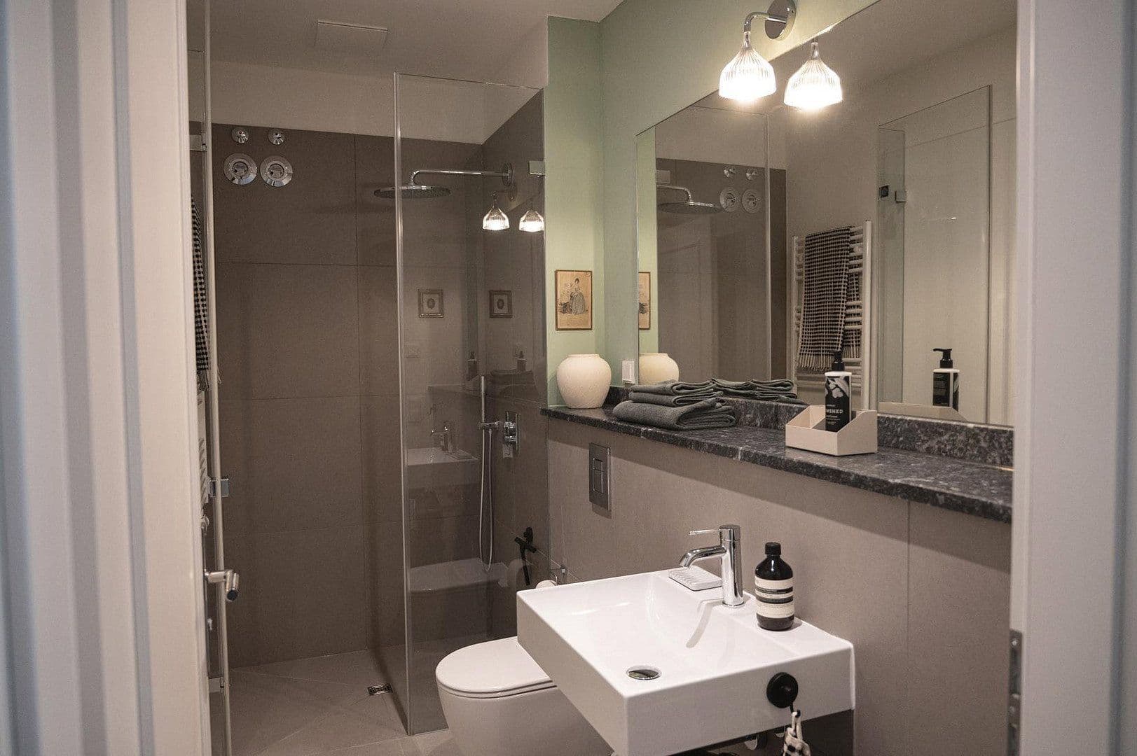 Prenájom bytu 1-izbový 38 m², Berlin, Berlín Prenájom bytu 1-izbový 38 m², Berlin, Berlín