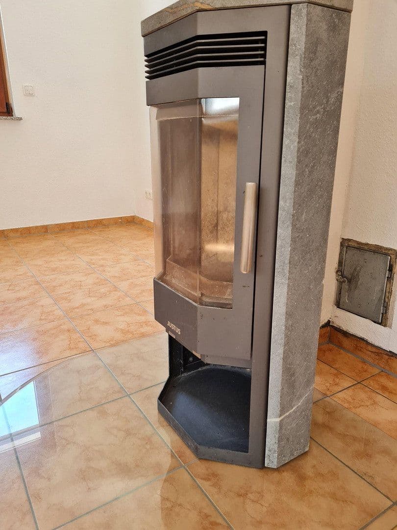 Prenájom domu 180 m², pozemek 500 m², Gelnhausen, Hesensko Prenájom domu 180 m², pozemek 500 m², Gelnhausen, Hesensko