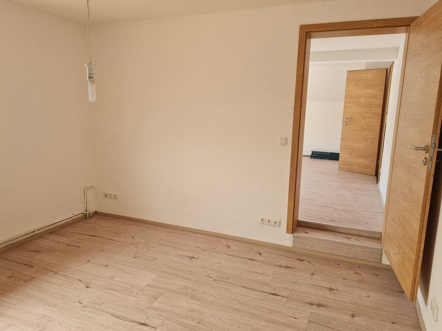 Prenájom domu 180 m², pozemek 500 m², Gelnhausen, Hesensko Prenájom domu 180 m², pozemek 500 m², Gelnhausen, Hesensko