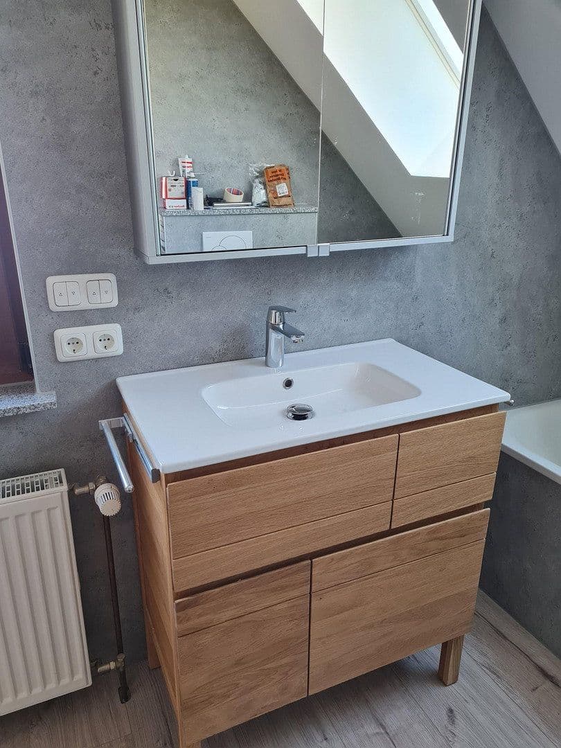 Prenájom domu 180 m², pozemek 500 m², Gelnhausen, Hesensko Prenájom domu 180 m², pozemek 500 m², Gelnhausen, Hesensko