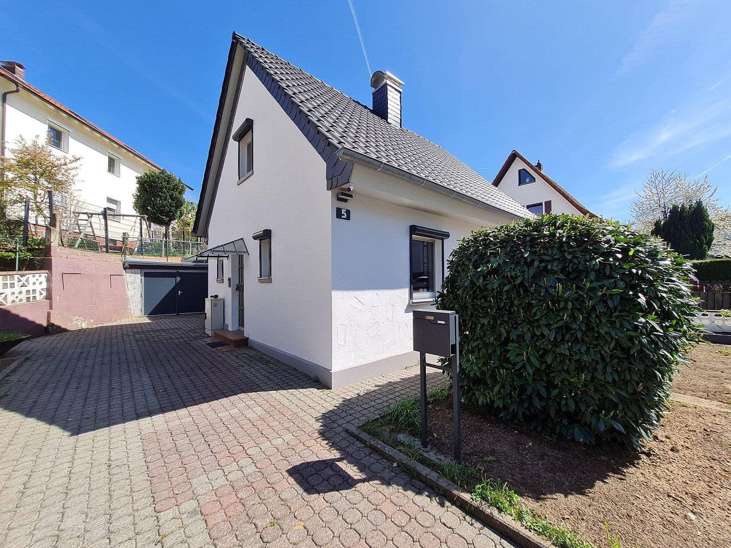 Prenájom domu 180 m², pozemek 500 m², Gelnhausen, Hesensko Prenájom domu 180 m², pozemek 500 m², Gelnhausen, Hesensko