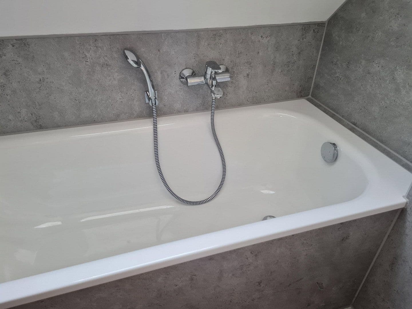 Prenájom domu 180 m², pozemek 500 m², Gelnhausen, Hesensko Prenájom domu 180 m², pozemek 500 m², Gelnhausen, Hesensko