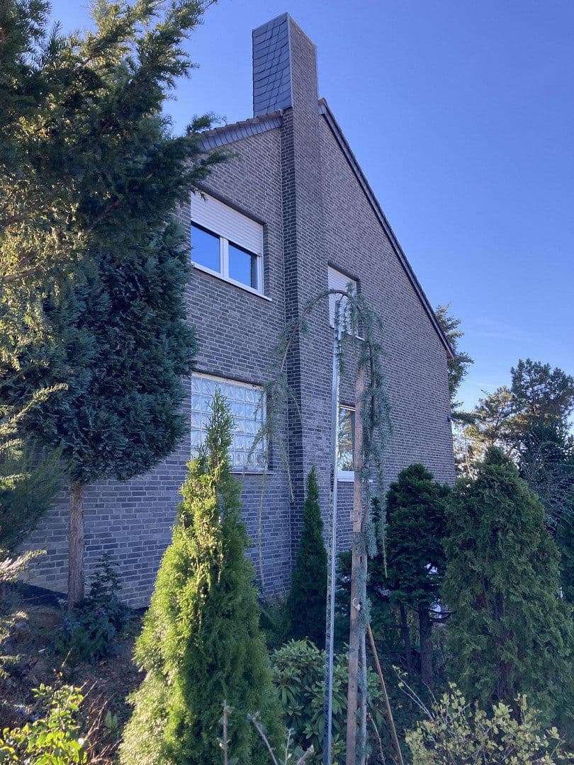 Predaj domu 280 m², pozemek 1.166 m², Stolberg, Severné Porýnie - Westfálsko Predaj domu 280 m², pozemek 1.166 m², Stolberg, Severné Porýnie - Westfálsko