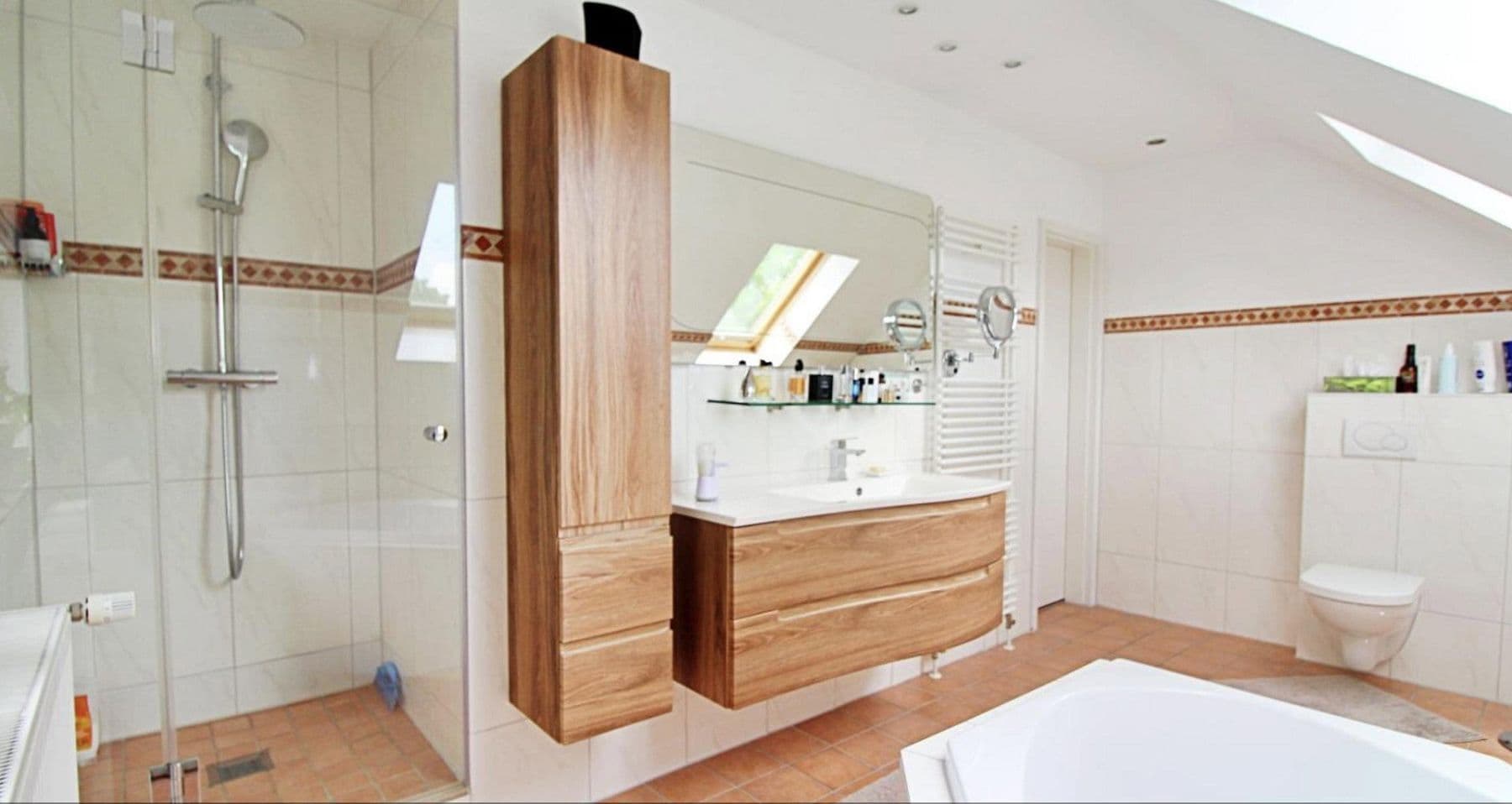 Predaj domu 155 m², pozemek 650 m², Henstedt-Ulzburg, Šlezvicko-Holštajnsko Predaj domu 155 m², pozemek 650 m², Henstedt-Ulzburg, Šlezvicko-Holštajnsko