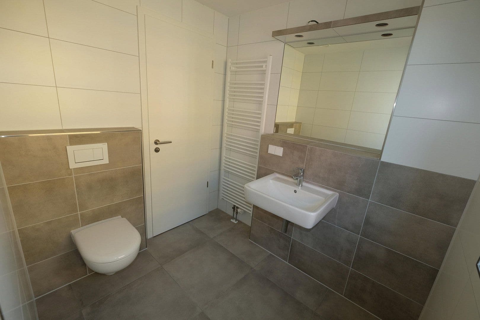 Prenájom bytu 2-izbový 61 m², Seilerstraße 7, Frankfurt am Main, Hesensko Prenájom bytu 2-izbový 61 m², Seilerstraße 7, Frankfurt am Main, Hesensko