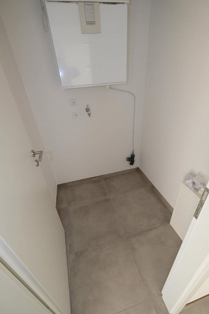 Prenájom bytu 2-izbový 61 m², Seilerstraße 7, Frankfurt am Main, Hesensko Prenájom bytu 2-izbový 61 m², Seilerstraße 7, Frankfurt am Main, Hesensko