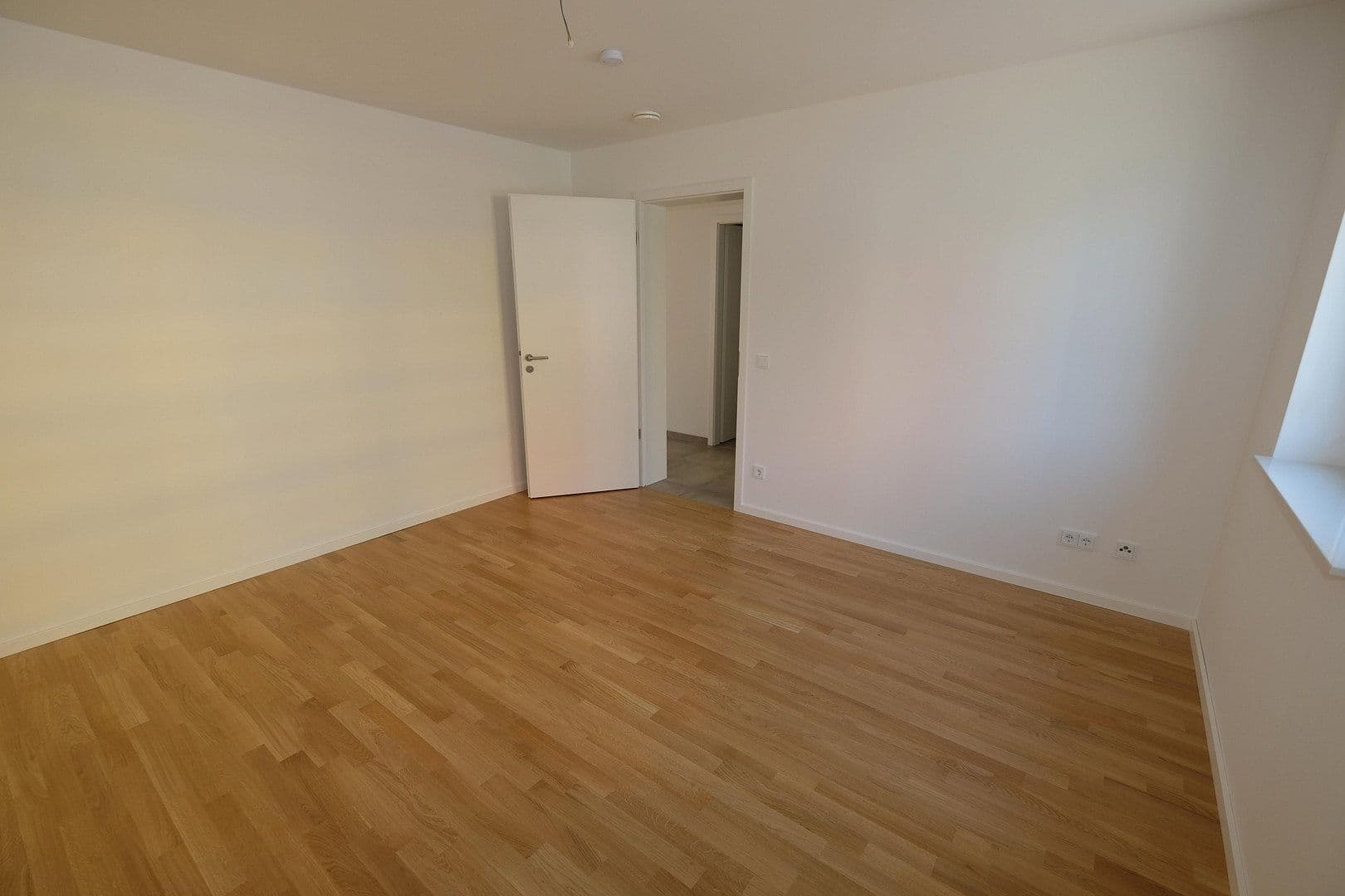 Prenájom bytu 2-izbový 61 m², Seilerstraße 7, Frankfurt am Main, Hesensko Prenájom bytu 2-izbový 61 m², Seilerstraße 7, Frankfurt am Main, Hesensko