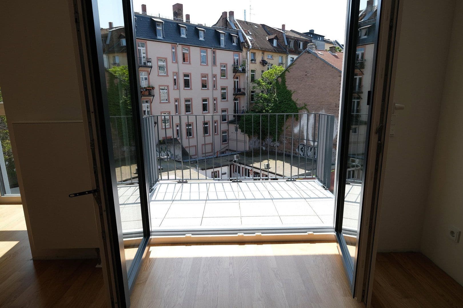 Prenájom bytu 2-izbový 61 m², Seilerstraße 7, Frankfurt am Main, Hesensko Prenájom bytu 2-izbový 61 m², Seilerstraße 7, Frankfurt am Main, Hesensko