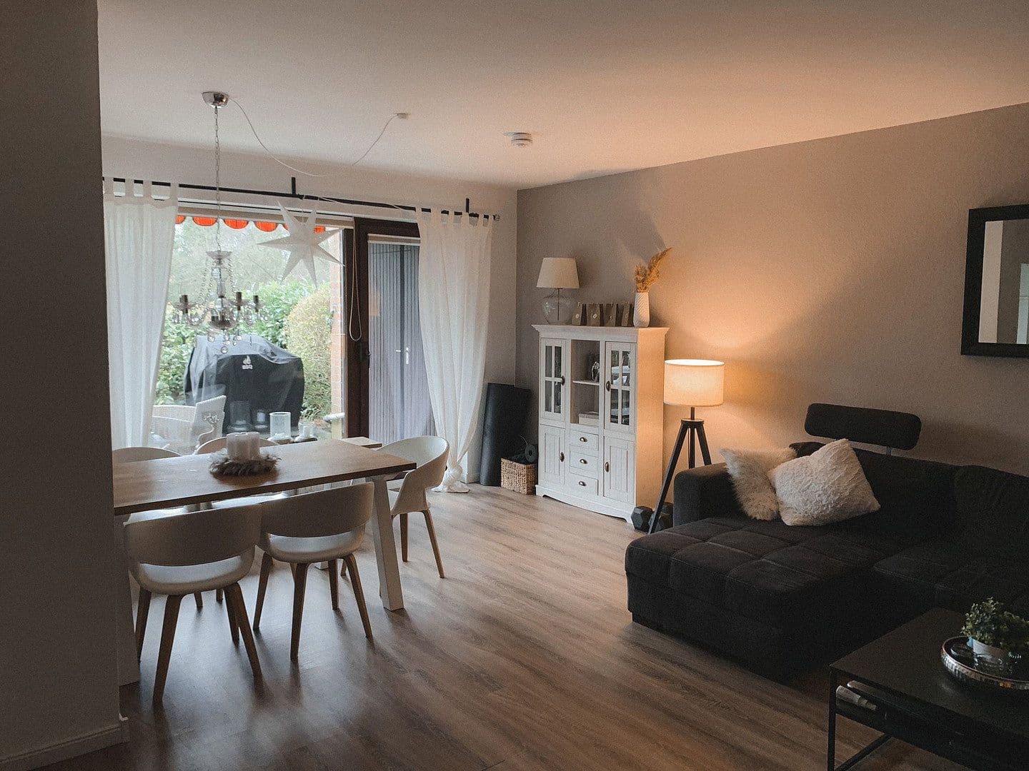 Prenájom bytu 2-izbový 75 m², Hamburg, Hamburg Prenájom bytu 2-izbový 75 m², Hamburg, Hamburg