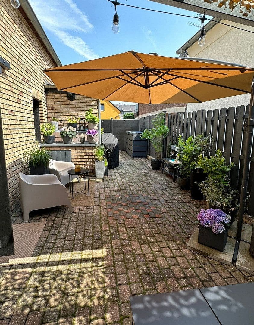 Prenájom domu 100 m², pozemek 160 m², Bödingerstr 27, Köln, Severné Porýnie - Westfálsko Prenájom domu 100 m², pozemek 160 m², Bödingerstr 27, Köln, Severné Porýnie - Westfálsko