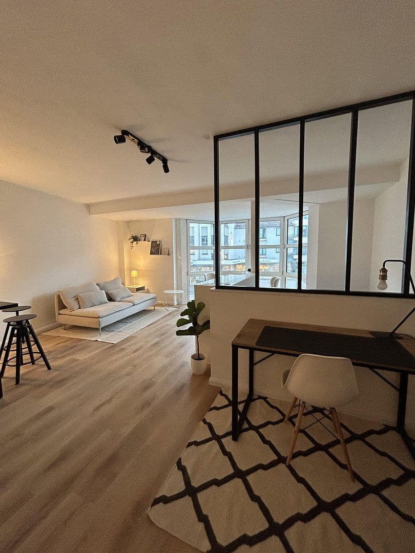 Prenájom bytu 1-izbový 42 m², Köln, Severné Porýnie - Westfálsko Prenájom bytu 1-izbový 42 m², Köln, Severné Porýnie - Westfálsko