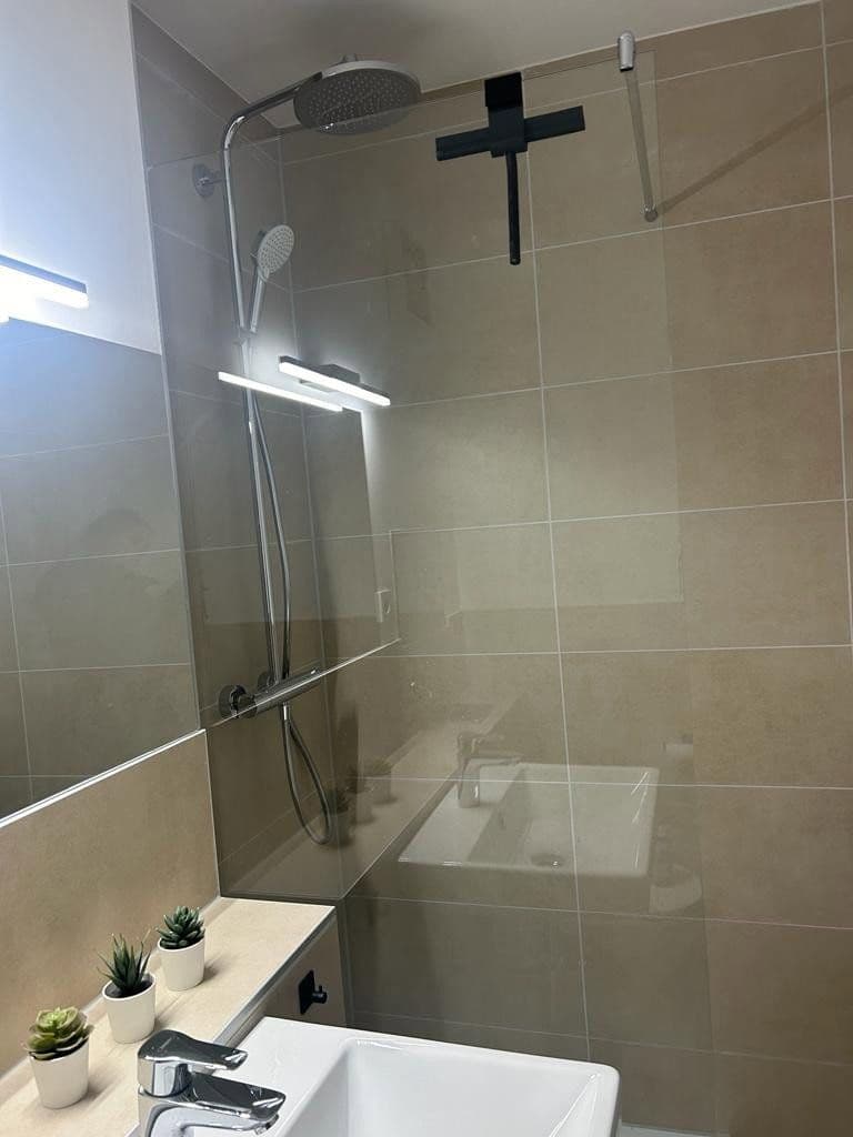 Prenájom bytu 1-izbový 42 m², Köln, Severné Porýnie - Westfálsko Prenájom bytu 1-izbový 42 m², Köln, Severné Porýnie - Westfálsko