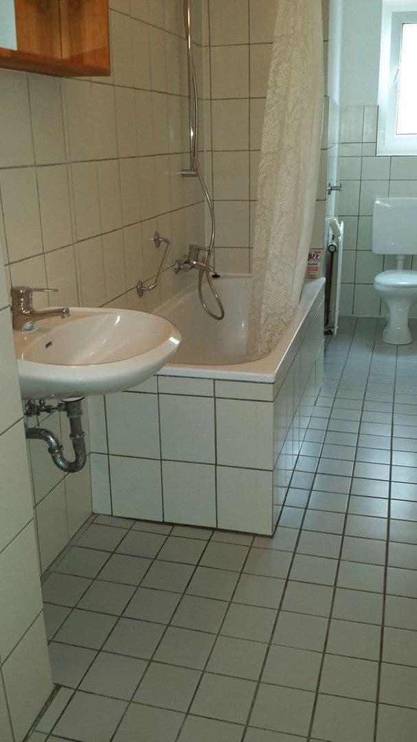 Prenájom bytu 2-izbový 60 m², Linienstraße 49, Düsseldorf, Severné Porýnie - Westfálsko Prenájom bytu 2-izbový 60 m², Linienstraße 49, Düsseldorf, Severné Porýnie - Westfálsko