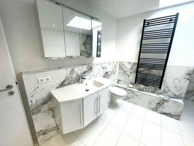 Prenájom bytu 4-izbový 120 m², Durmersheim, Bádensko-Wurttembersko Prenájom bytu 4-izbový 120 m², Durmersheim, Bádensko-Wurttembersko