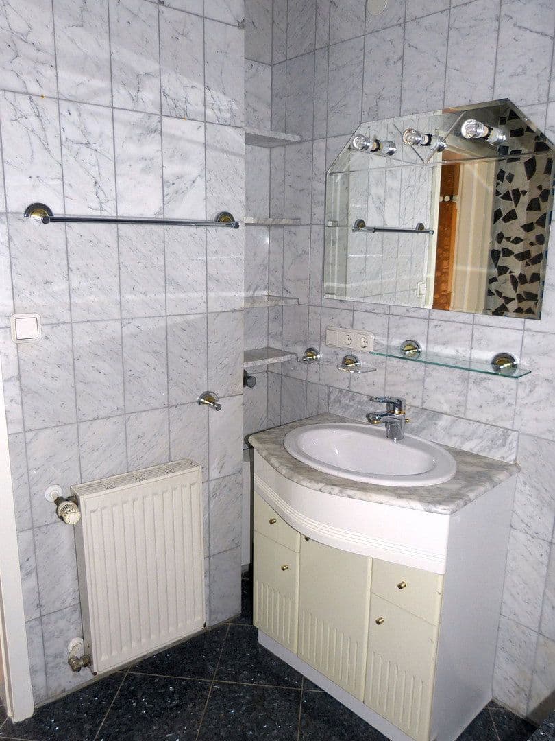 Prenájom bytu 2-izbový 74 m², Kapellenweg 8, Engelskirchen, Severné Porýnie - Westfálsko Prenájom bytu 2-izbový 74 m², Kapellenweg 8, Engelskirchen, Severné Porýnie - Westfálsko