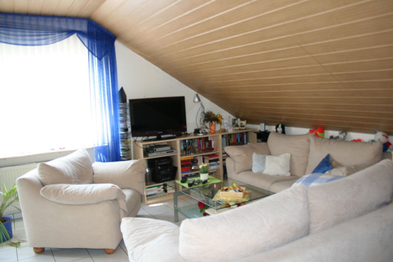 Prenájom bytu 3-izbový 75 m², Mendig, Porýnie-Falcko Prenájom bytu 3-izbový 75 m², Mendig, Porýnie-Falcko