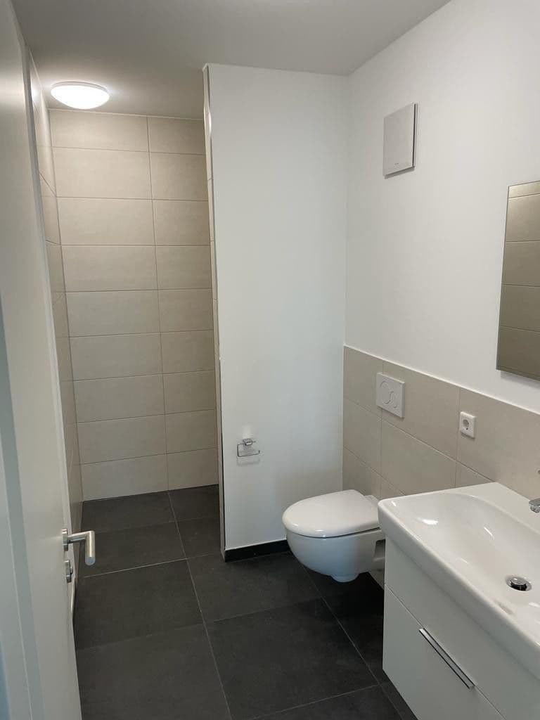 Prenájom bytu 2-izbový 83 m², Frankfurt am Main, Hesensko Prenájom bytu 2-izbový 83 m², Frankfurt am Main, Hesensko