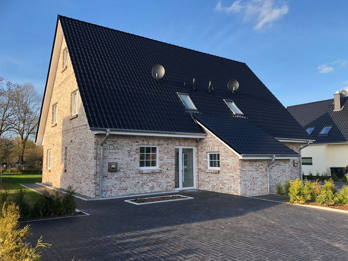 Prenájom bytu 3-izbový 78 m², Schwerin, Meklenbursko-Predpomoransko Prenájom bytu 3-izbový 78 m², Schwerin, Meklenbursko-Predpomoransko